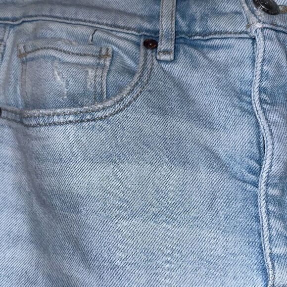 LOFT Ladies Size 28P Light Wash Distressed High Waist Raw Hem Skinny Ankle Jeans - Picture 8 of 14